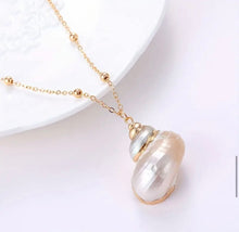 Load image into Gallery viewer, Ariel shell necklace
