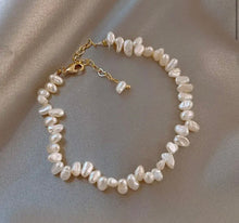 Load image into Gallery viewer, Mermaid Pearl bracelet
