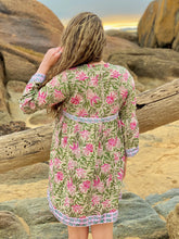 Load image into Gallery viewer, Posey Tunic ~ Fuchsia
